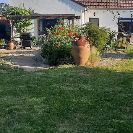 Maison Accueillante Avec Jacuzzi Prive A